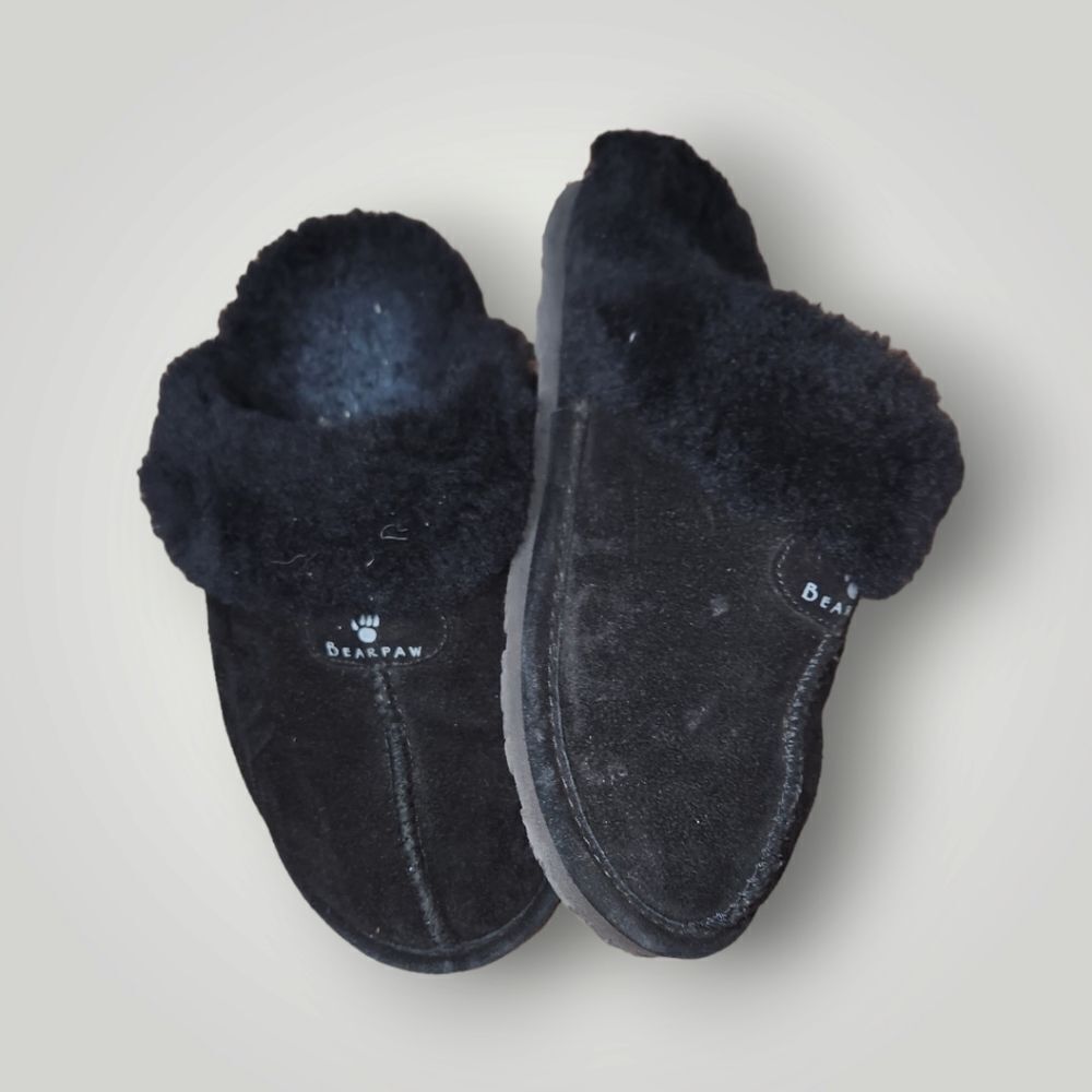 Bearpaw  Loki Black Fuzzy Slippers Size 8